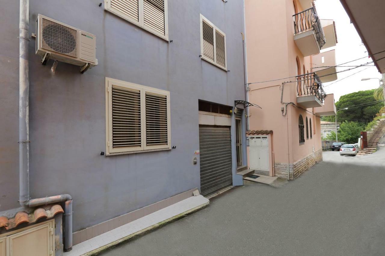 Tyttyhouse Apartment Giardini Naxos Exterior foto